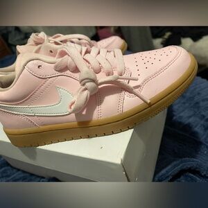 Jordan low (pink) size 7 women.